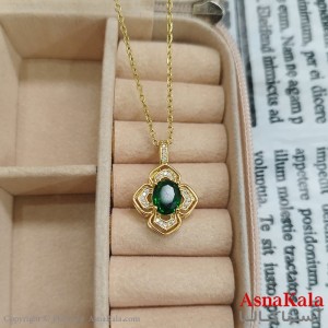 گردنبند استیل گل و نگین  جواهری نگین سبز کد GNB162461W