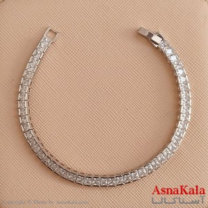 دستبند سواروسکی اورجینال به همراه کارت گارانتی و جعبه سواروفسکی کد DSB181750W