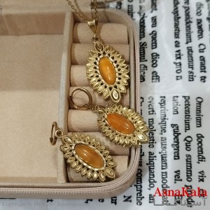 نیم ست زنانه برنجی شامل گردنبند و گوشواره کد NIM141202W