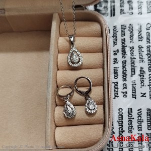نیم ست زنانه اشکی شامل گردنبند و گوشواره نگین دار نقره ای کد NIM141219W