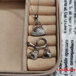 نیم ست زنانه شامل گردنبند و گوشواره نگین دار نقره ای کد NIM141221W