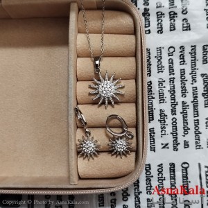 نیم ست زنانه شامل گردنبند و گوشواره نگین دار نقره ای کد NIM141229W