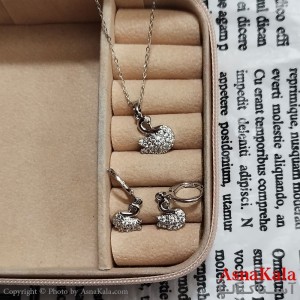 نیم ست زنانه شامل گردنبند و گوشواره نگین دار نقره ای کد NIM141231W