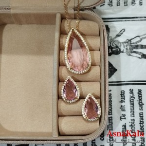 نیم ست زنانه YSX شامل گردنبند و گوشواره نگین دار طلایی کد NIM141240W