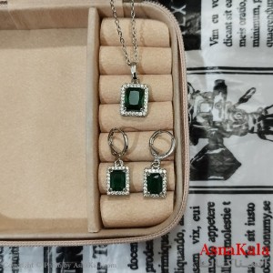 نیم ست زنانه شامل گردنبند و گوشواره نگین دار نقره ای کد NIM141248W