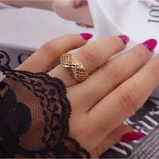 انگشتر زنانه تراش طلاروس رنگ ثابت مشابه طلا  ANG191706W
