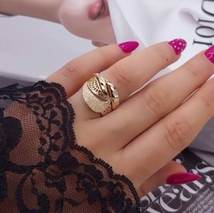انگشتر زنانه تراش طلاروس رنگ ثابت مشابه طلا  ANG191714W