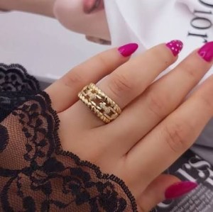 انگشتر زنانه تراش طلاروس رنگ ثابت مشابه طلا  ANG191720W