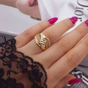 انگشتر زنانه تراش طلاروس رنگ ثابت مشابه طلا  ANG191730W