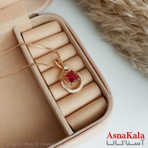 گردنبند ژوپینگ اصل زنانه مدل ملودی با نگین قرمز رنگ طلایی کد GNB16486W