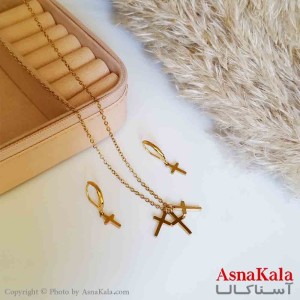 نیمست استیل دخترانه طرح سه صلیب رنگ طلایی کد NIM14242W