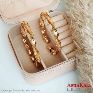 دستبند النگویی استیل زنانه مدل پیچ دار فری سایز طلایی کد DSB18332W