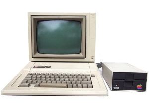 کامپیوتر اپل 2 Iie system