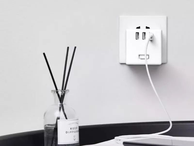 چند راهی مکعبی سه سوکت و دوه پورت یو اس بی و یک پورت تایپ سی شیائومی Xiaomi Rubik Cube Adapter Pro 33W Wired Fast Charge Version (2A1C) MJCXB3-04QM