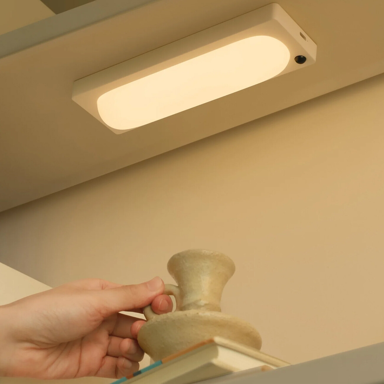 چراغ سنسور دار شارژی کمد و کابینت H-L-27