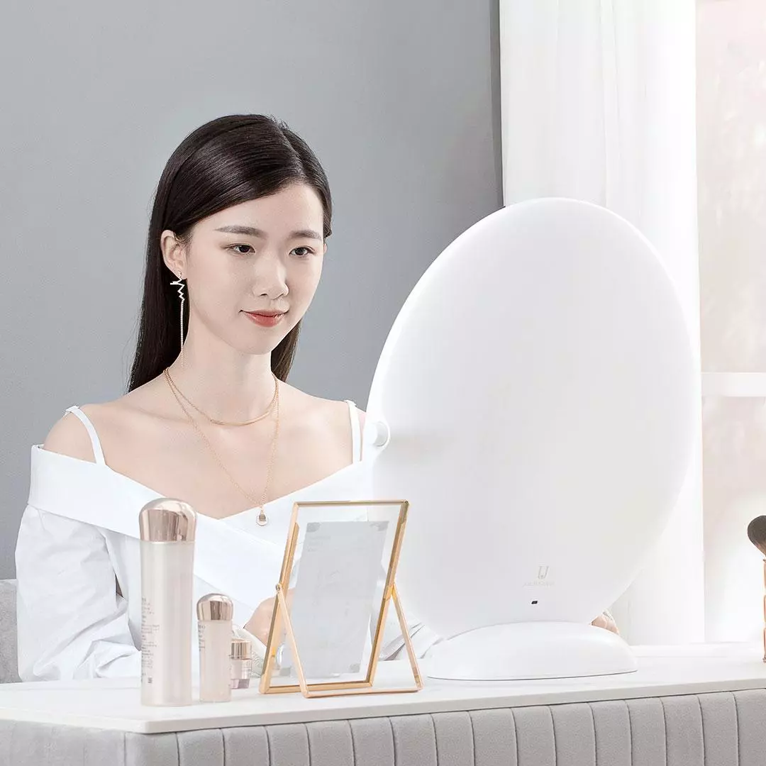 آینه آرایشی رومیزی چراغ‌دار جوردن و جودی NV534