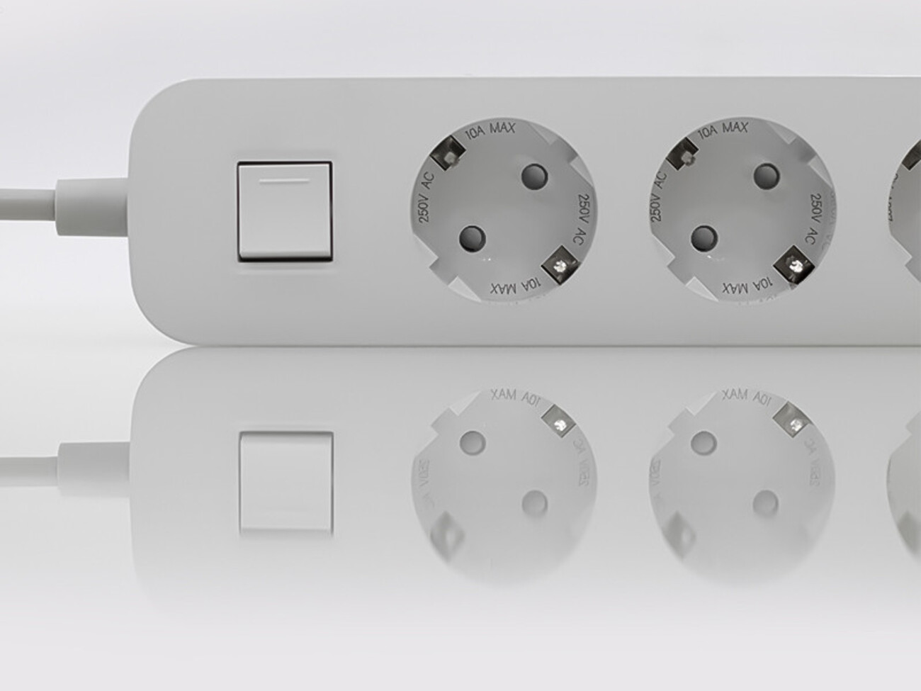 آداپتور برق چهار سوکت هادرون Hadron P24 3 AC Way Power Strip 16A