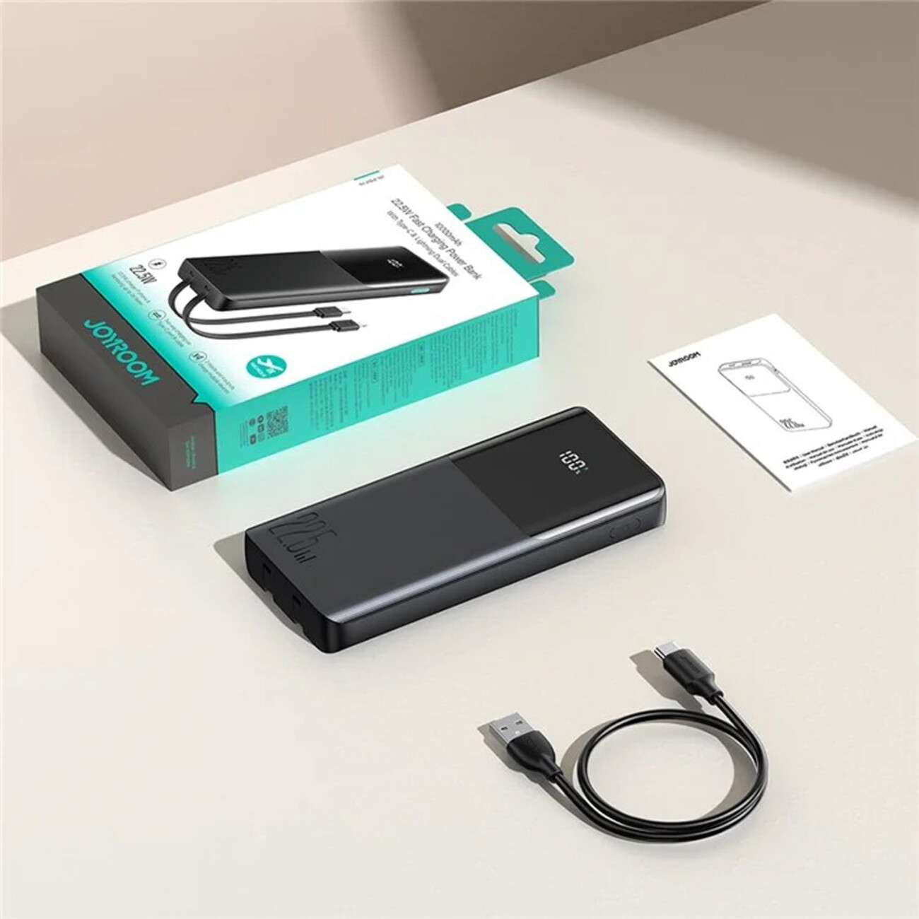 پاوربانک همراه با کابل لایتنینگ جویروم
