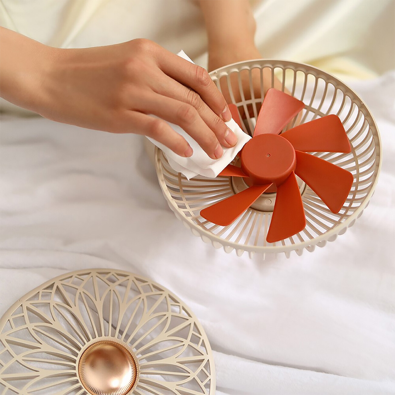 خرید پنکه دستی و رومیزی شارژی قابل حمل