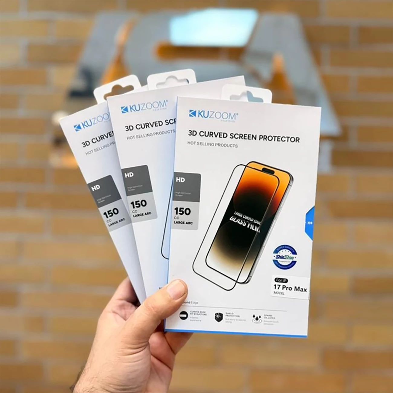 گلس آیفون 17 پرومکس سه بعدی کوزوم