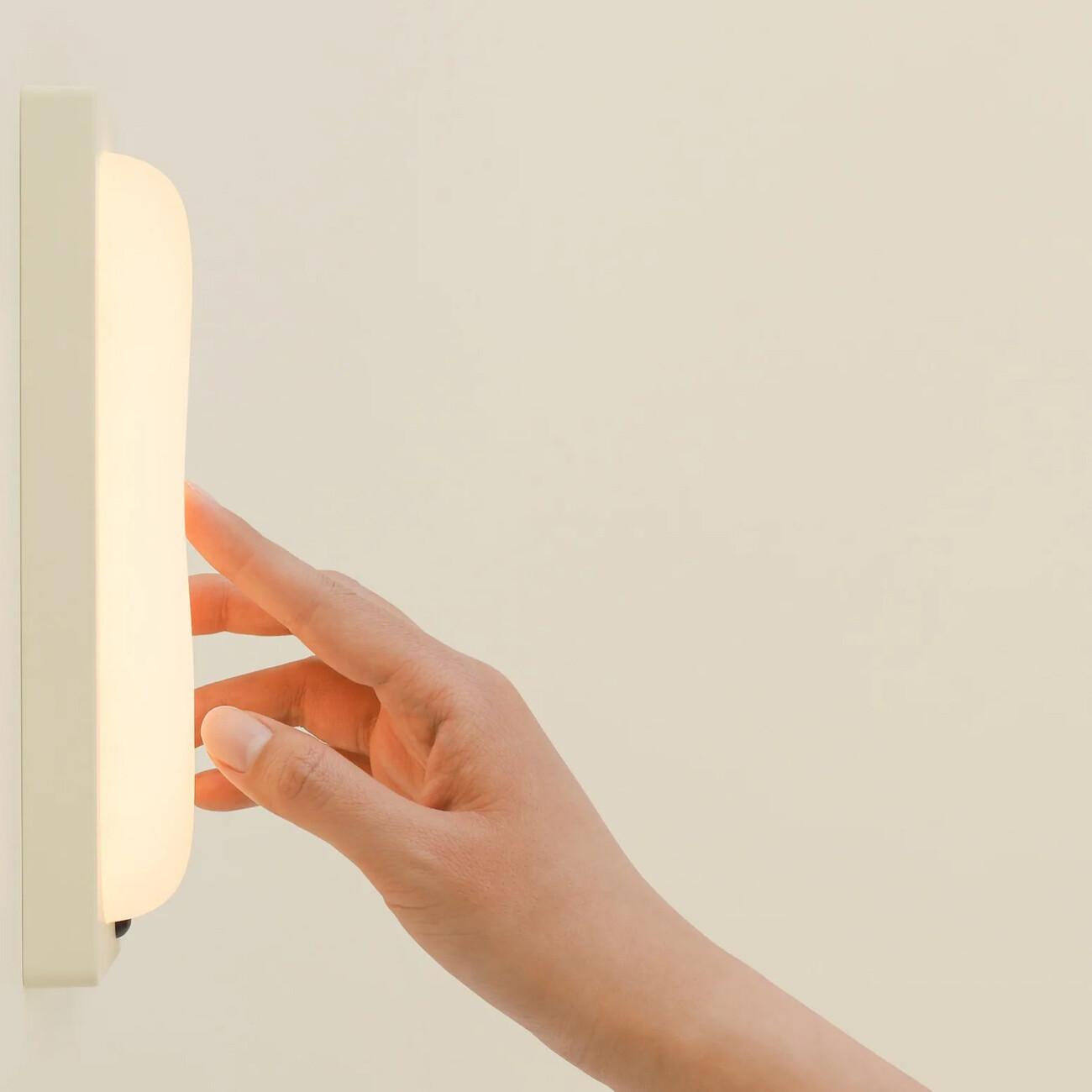 قیمت چراغ  سنسوردار کمد و کابینت