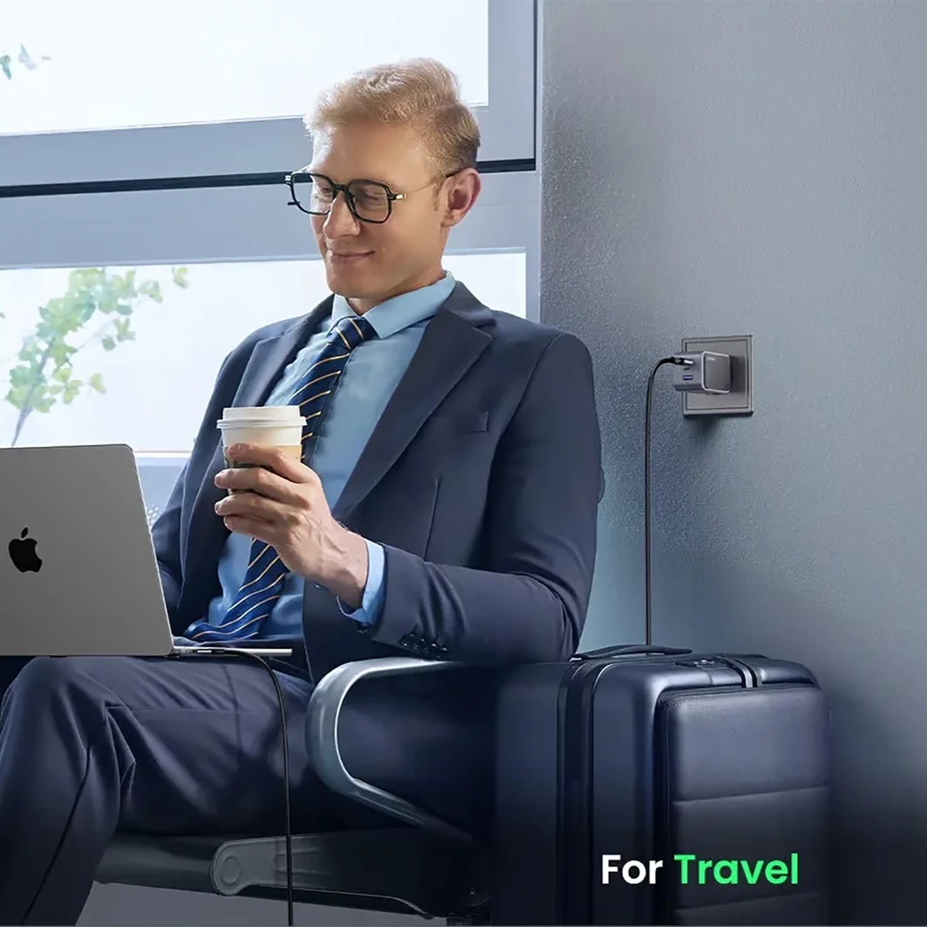 فروش شارژر دیواری 65 وات یوگرین با دو پورت تایپ سی و یک پورت یو اس بی