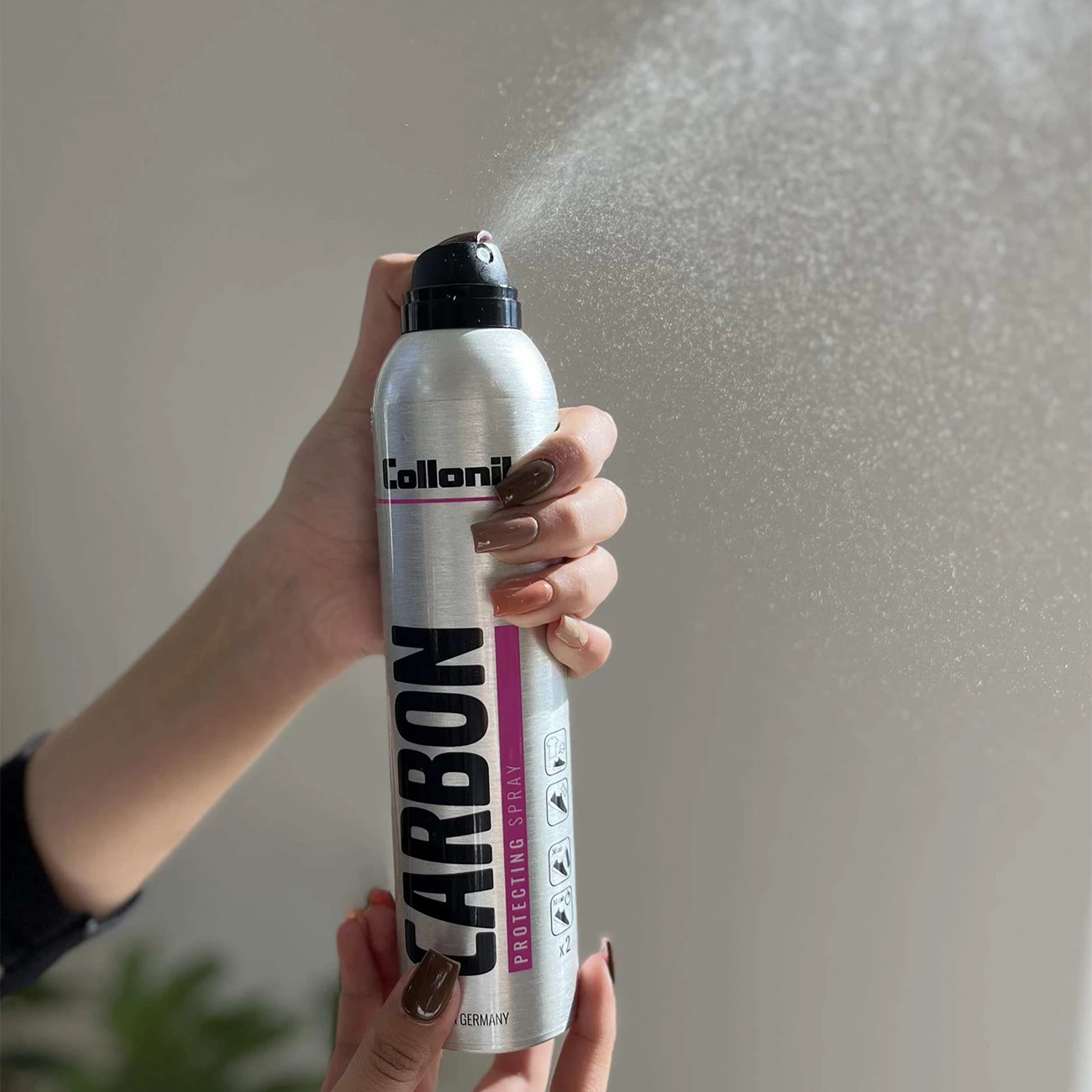 خرید اسپری ضد آب و ضد لک 300 میلی لیتری کلنیل با فناوری کربن