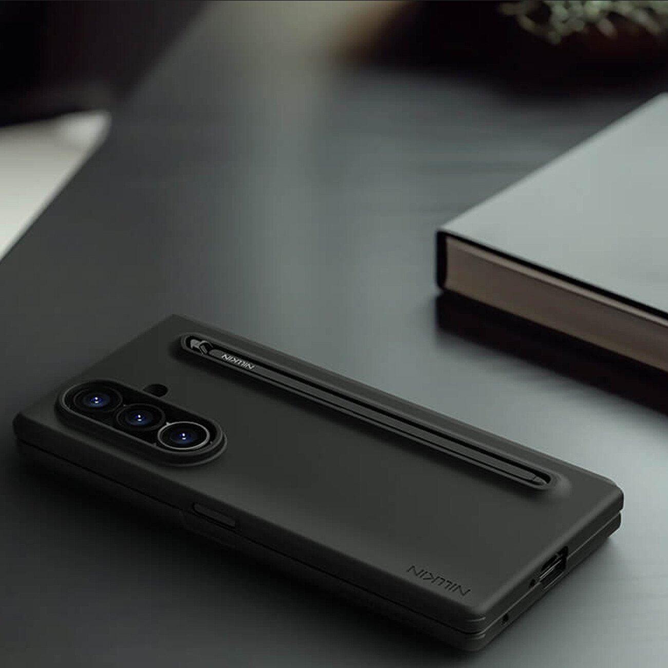 قاب سامسونگ گلکسی زد فولد 7 نیلکین