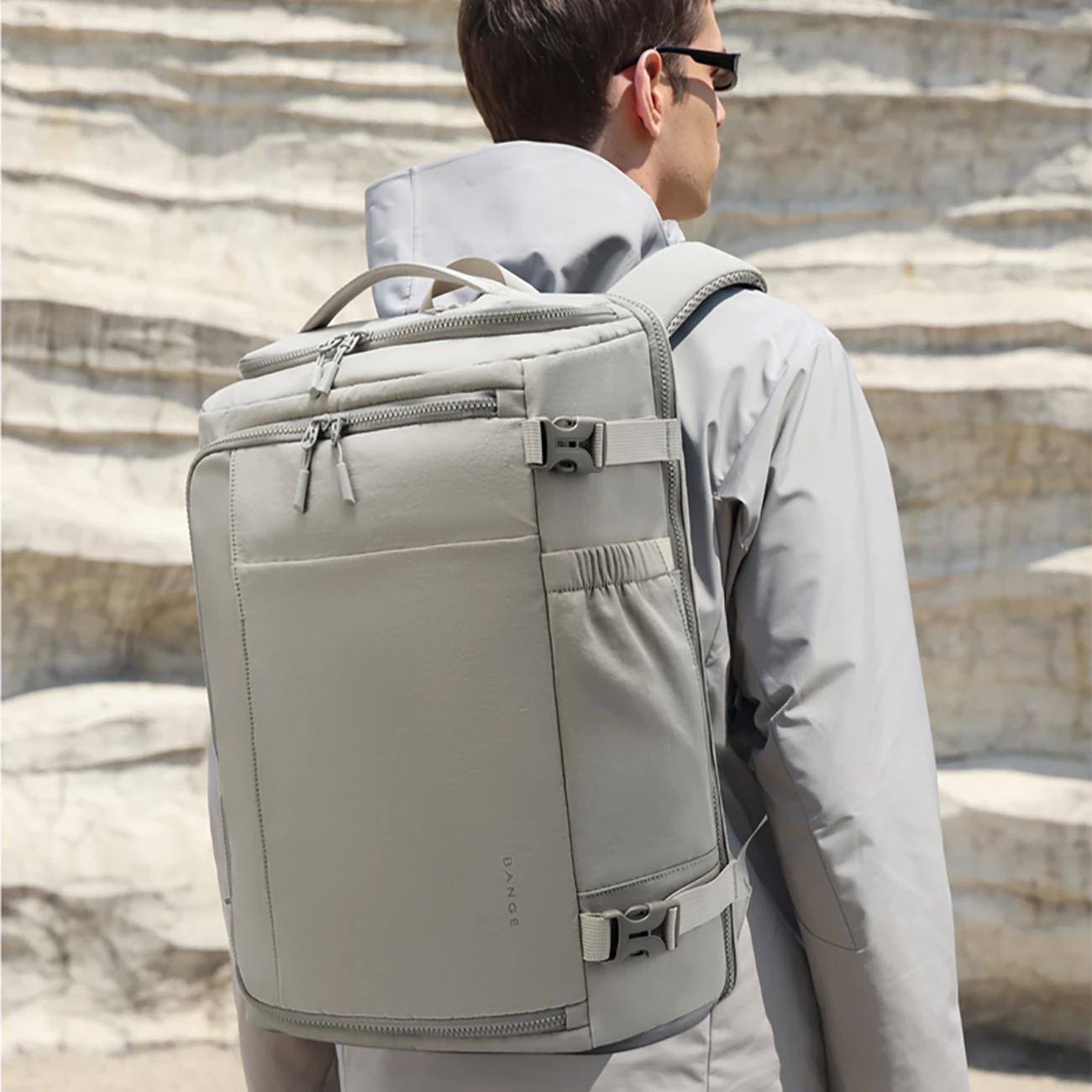 قیمت کوله پشتی مسافرتی، ورزشی و لپ‌تاپ 15.6 اینچ بنج