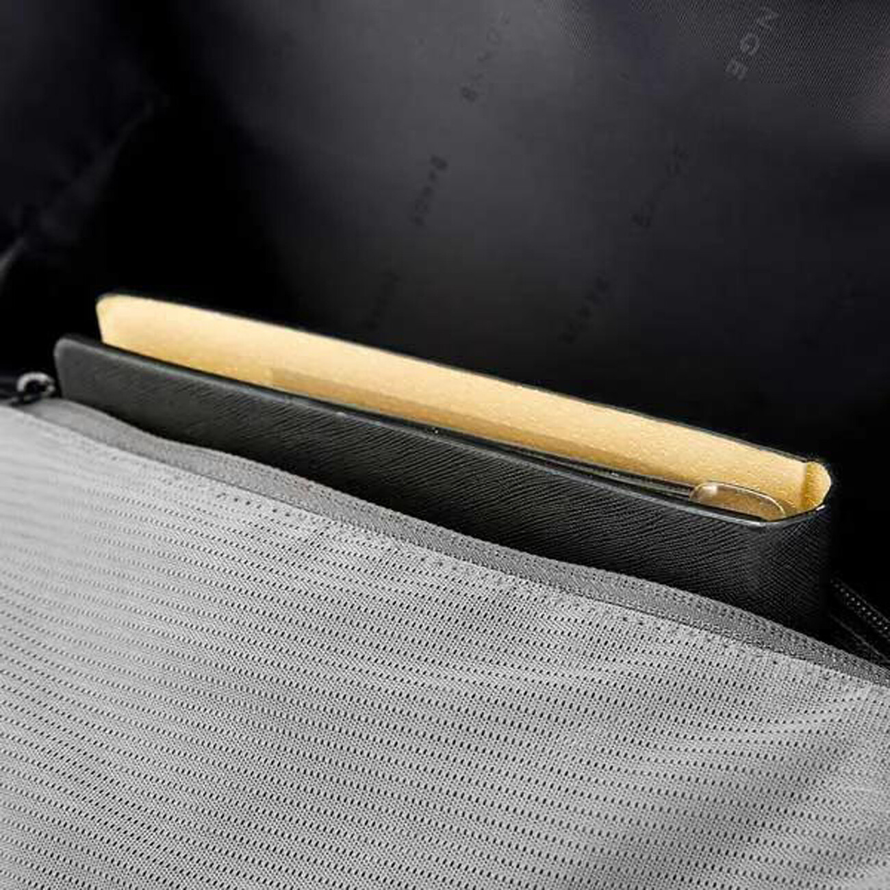 کوله پشتی لپ تاپ 15.6 اینچ بنج