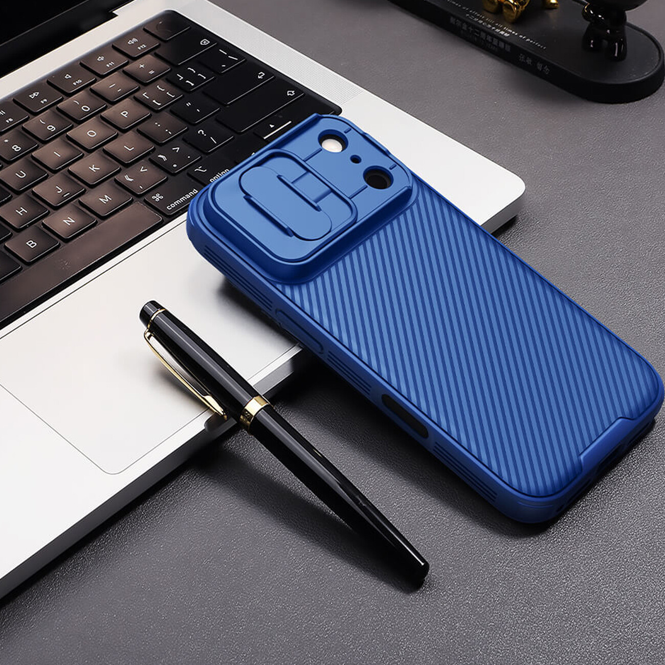 گارد گوشی آیفون 17 پرو نیلکین