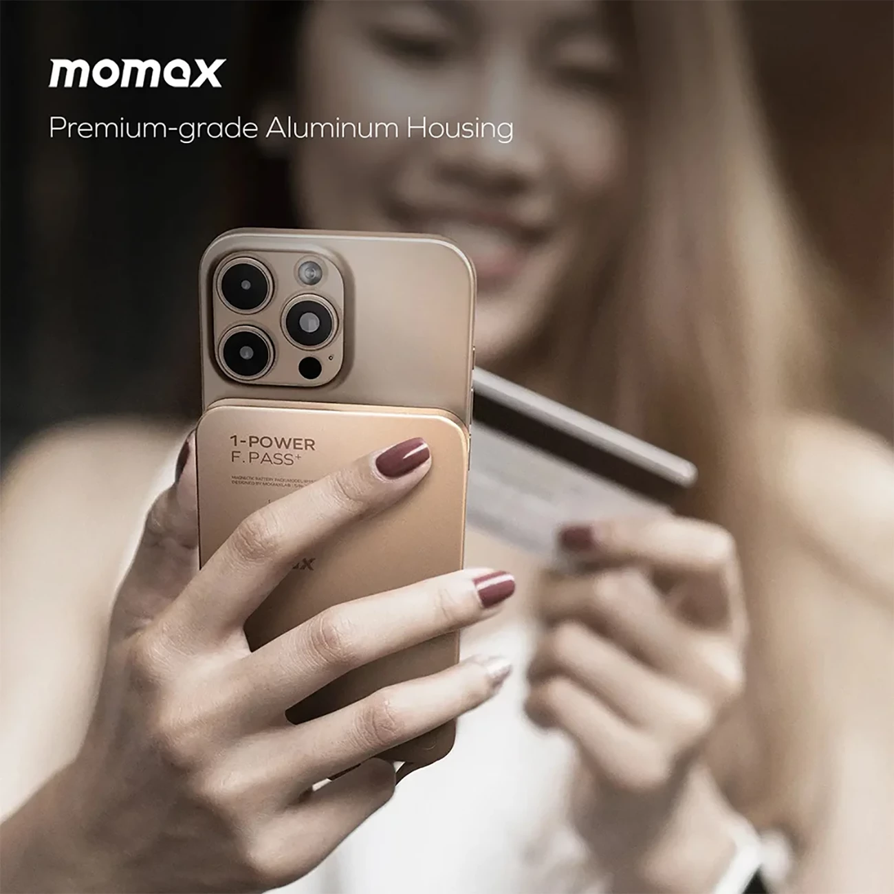 فروش پاور بانک 10000 تایپ‌سی 30 وات مومکس IP158 با قابلیت اتصال مگنتی به گوشی