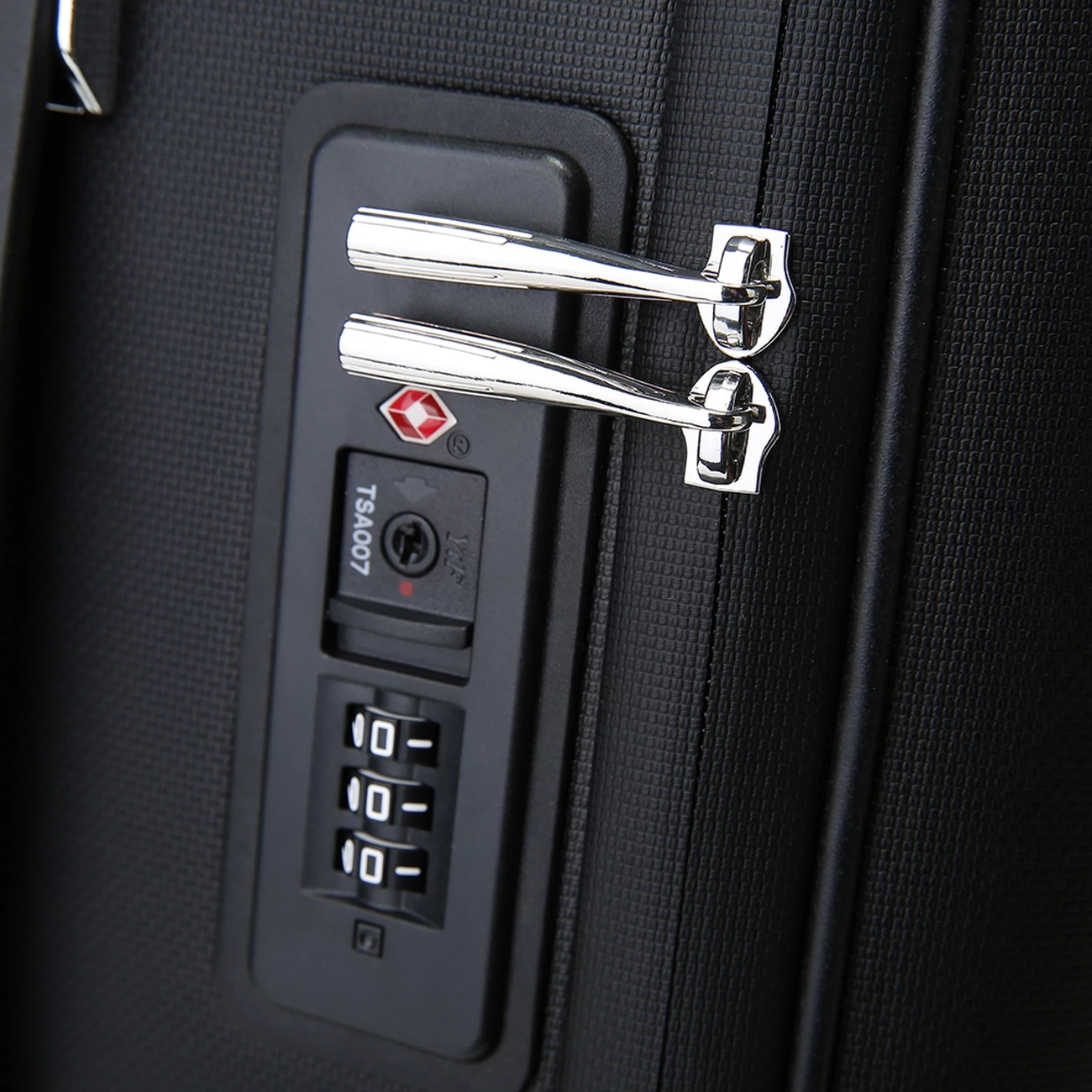 چمدان کابین پرواز هواپیما 20 اینچ 52 لیتری بنج