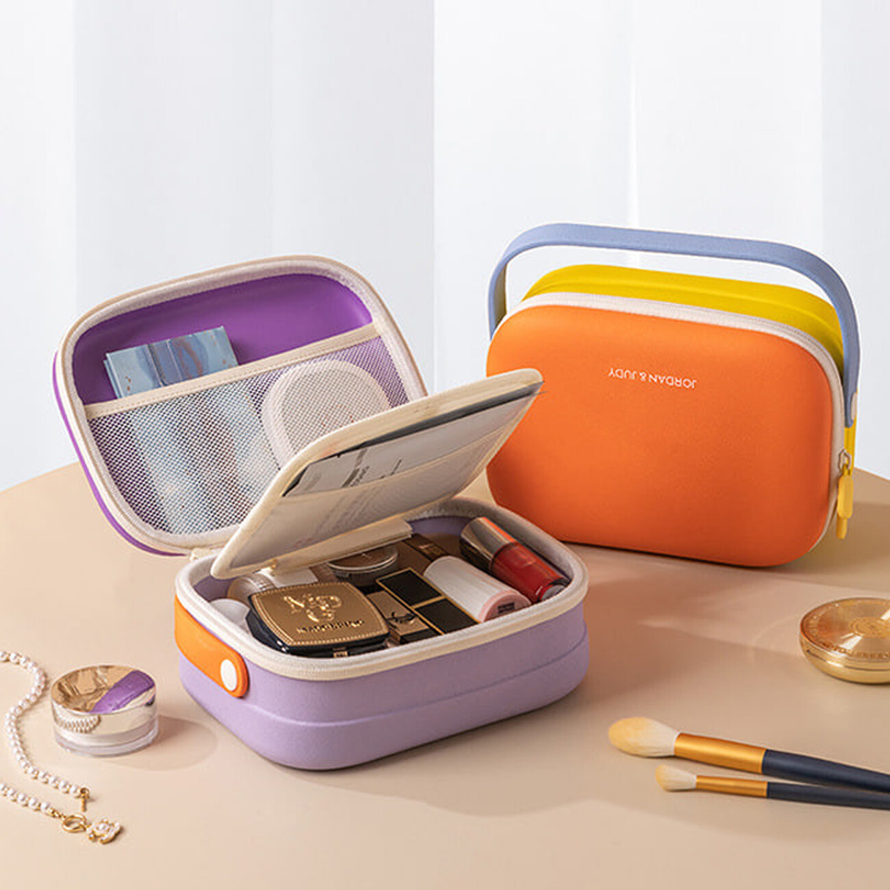 کیف لوازم آرایش مسافرتی ضدآب چندمنظوره جوردن و جودی