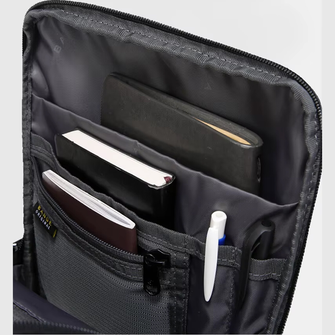 بهترین کوله‌پشتی ضدآب مناسب تبلت 9.5 اینچی بنج