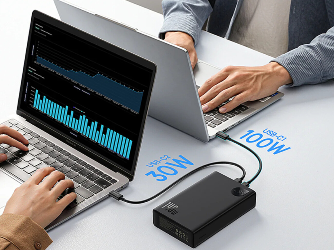 پاور بانک لپ تاپ مک بوک با توان 140 وات بیسوس
