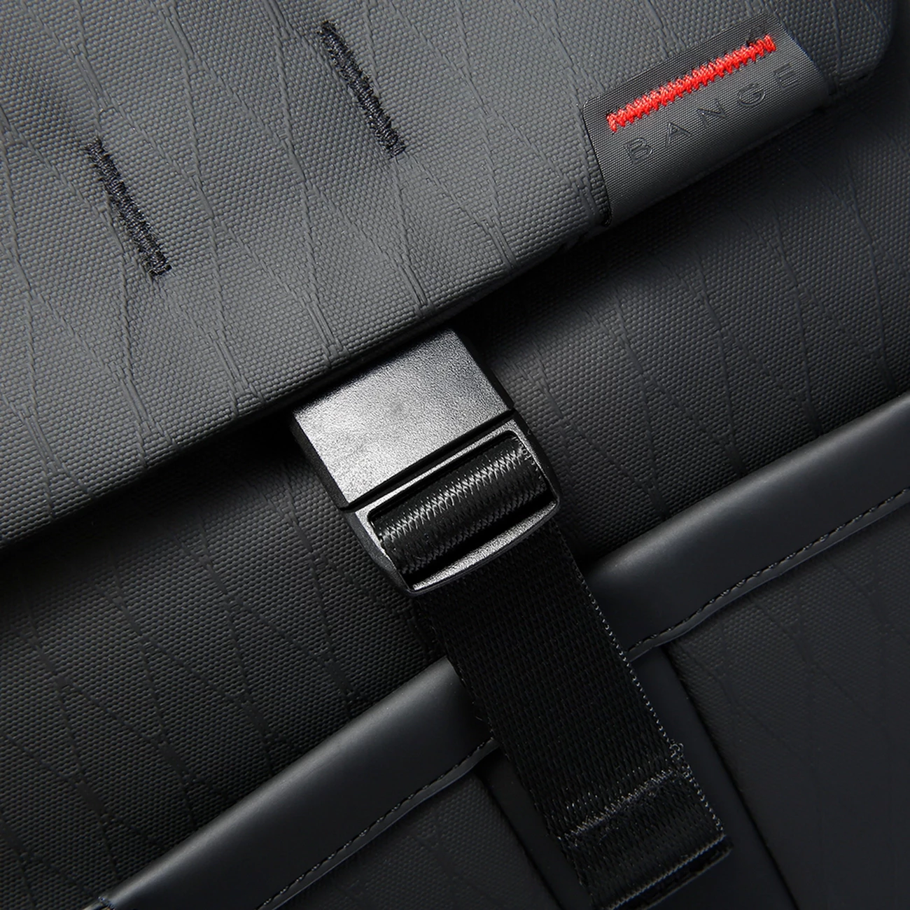 کوله‌پشتی لپ‌تاپ 15.6 اینچ و آیپد 13 اینچ ضدآب 37 لیتری بنج مخصوص حمل دوربین