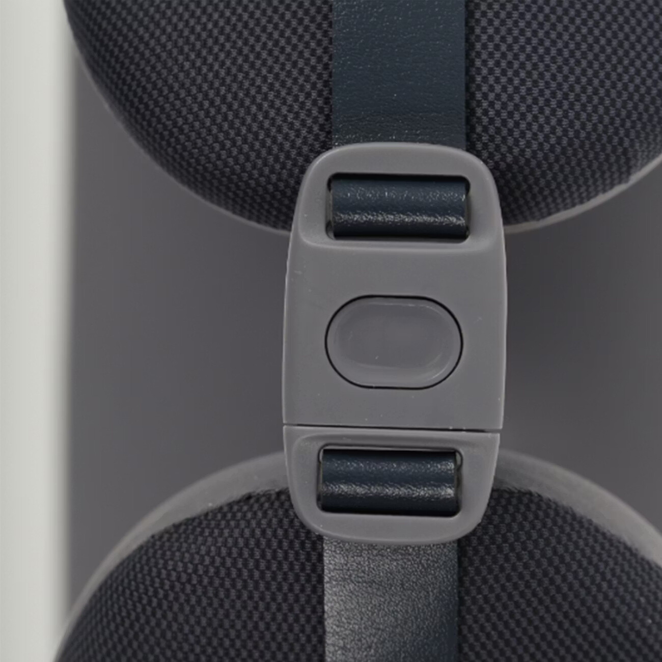 خرید بالش ماساژور گردن قابل حمل  گرین لاین