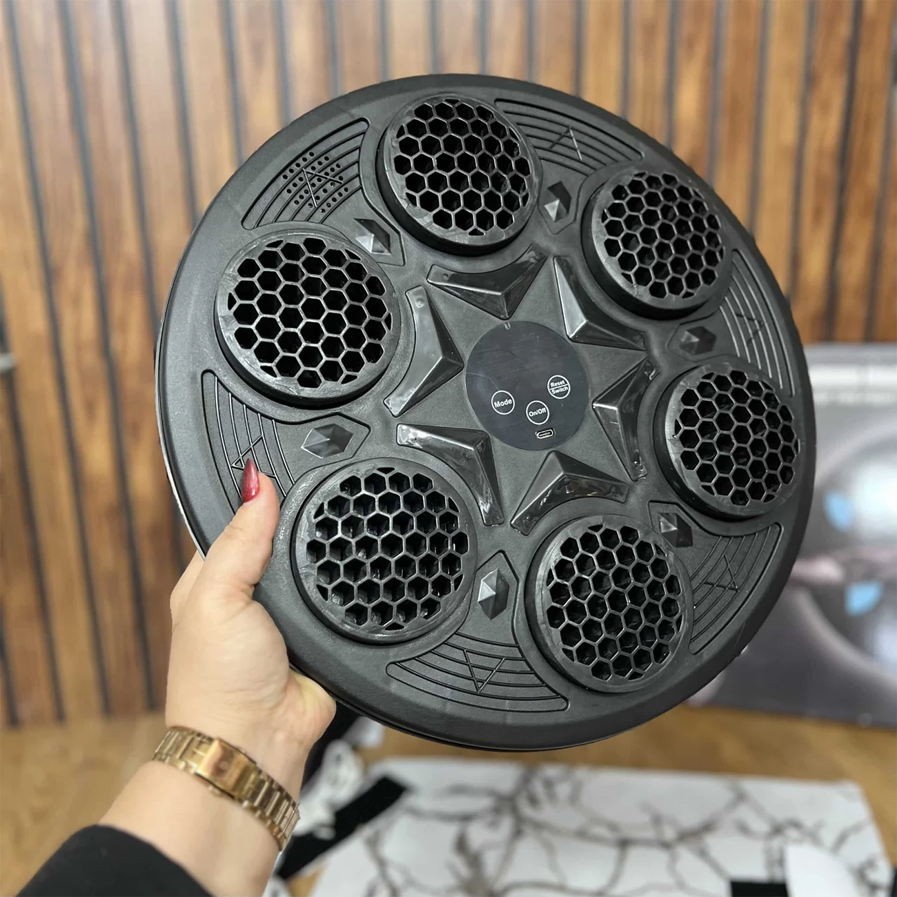 کیفیت بوکس دیواری موزیکال