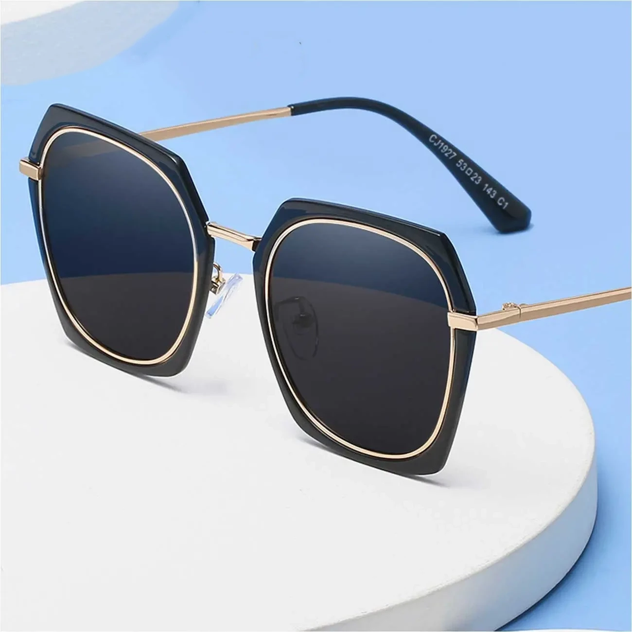 خرید عینک آفتابی زنانه پولاریزه کارن بازار