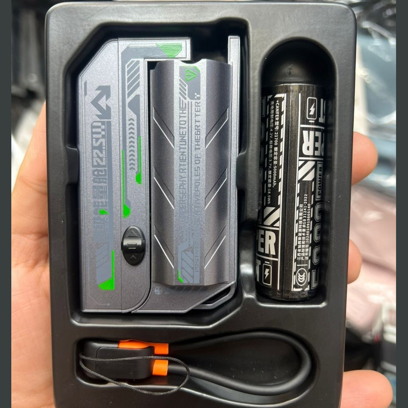 پاور بانک تفنگی 22.5 وات مدل WP126 با باتری قابل تعویض 5000 میلی آمپر ساعتی