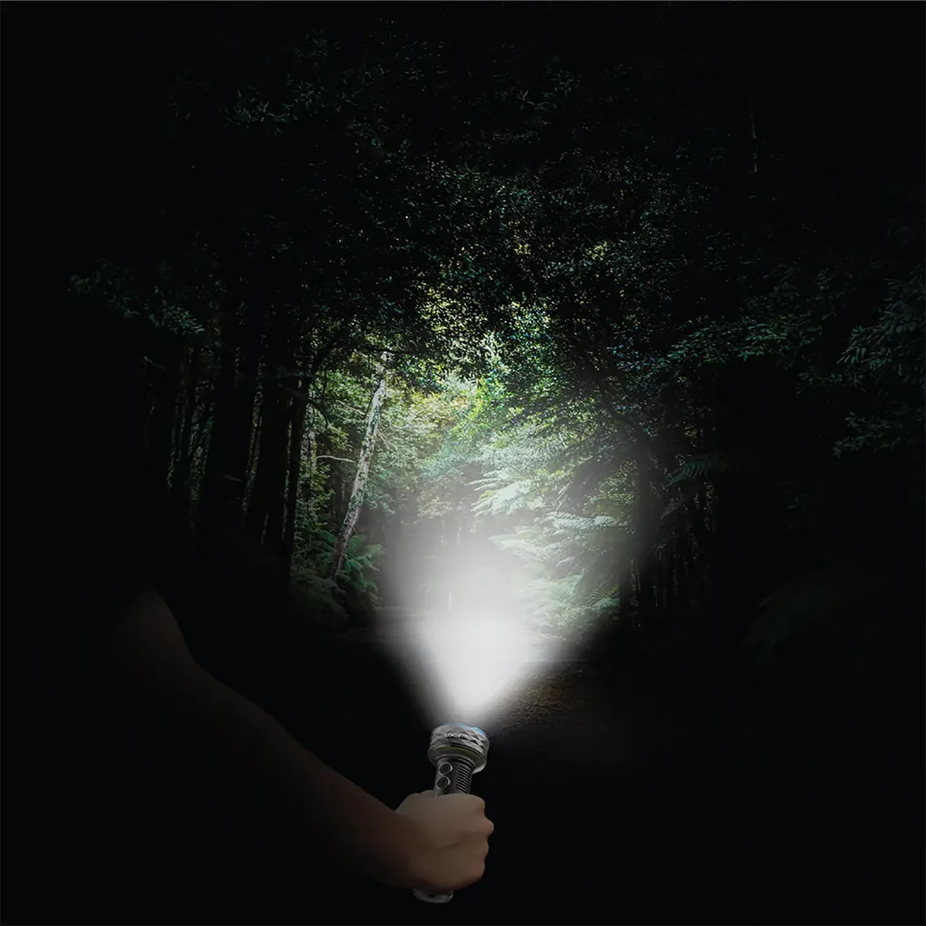 کیفیت چراغ قوه  4000 میلی‌آمپر ساعت پاورولوژی