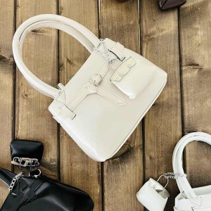کیف اسپرت کد ۱۶۶۲ مدل نسرو دو بند+کیف آرایش
