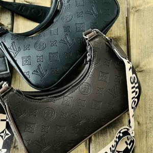 کیف اسپرت کد ۱۶۴۳ مدل دهنه چین دار