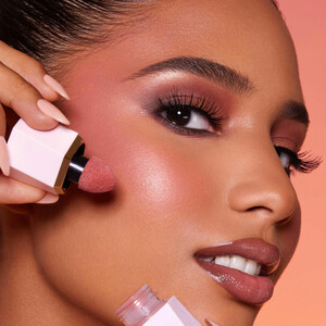 رژگونه مایع شیگلم SHEGLAM مدل Color Bloom با فینیش مات