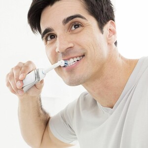 قیمت سری یدک مسواک برقی اورال بی