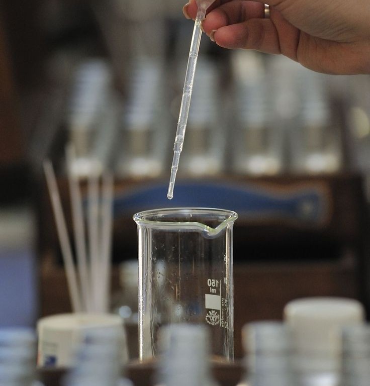 فروش عطر گرمی در اصفهان