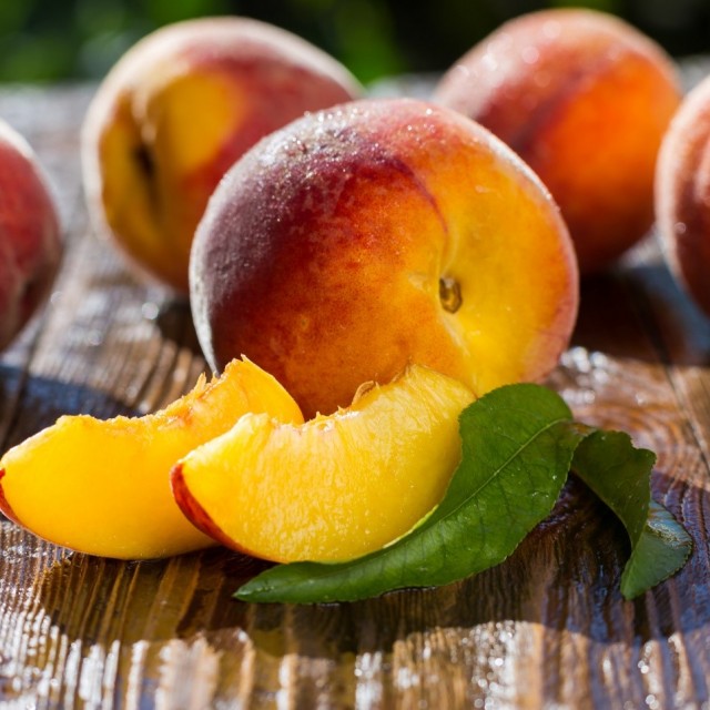 اسانس عطر هلو