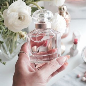 عطر گرمی گل یخ