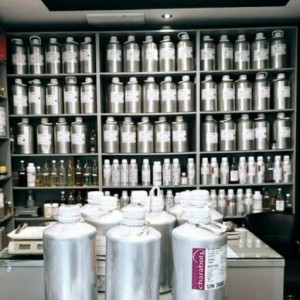 عطریات حمید شارابوت فروش عطرواسانس به قیمت عمده